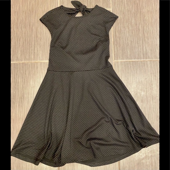 GAP Dresses & Skirts - Gap Dress. Black with white. Excellent Condition.